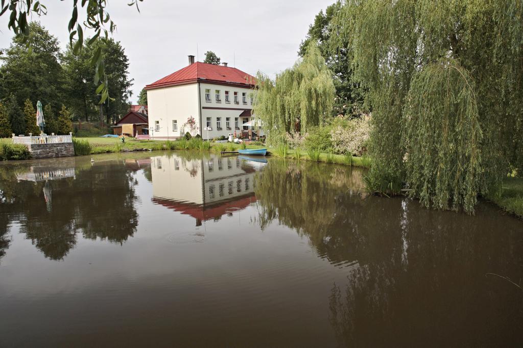Penzion U Bernardyna ตาโคฟ ภายนอก รูปภาพ